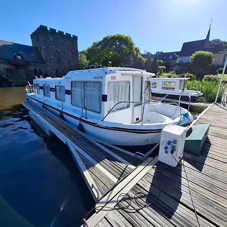 Sejour Insolite Sur Bateau A Botel *